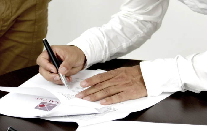 Deal with the money lender